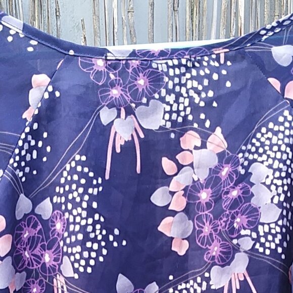 Forever 21 Women's Navy Floral Blouse with Peekaboo Shoulders - S/P - Picture 10 of 12